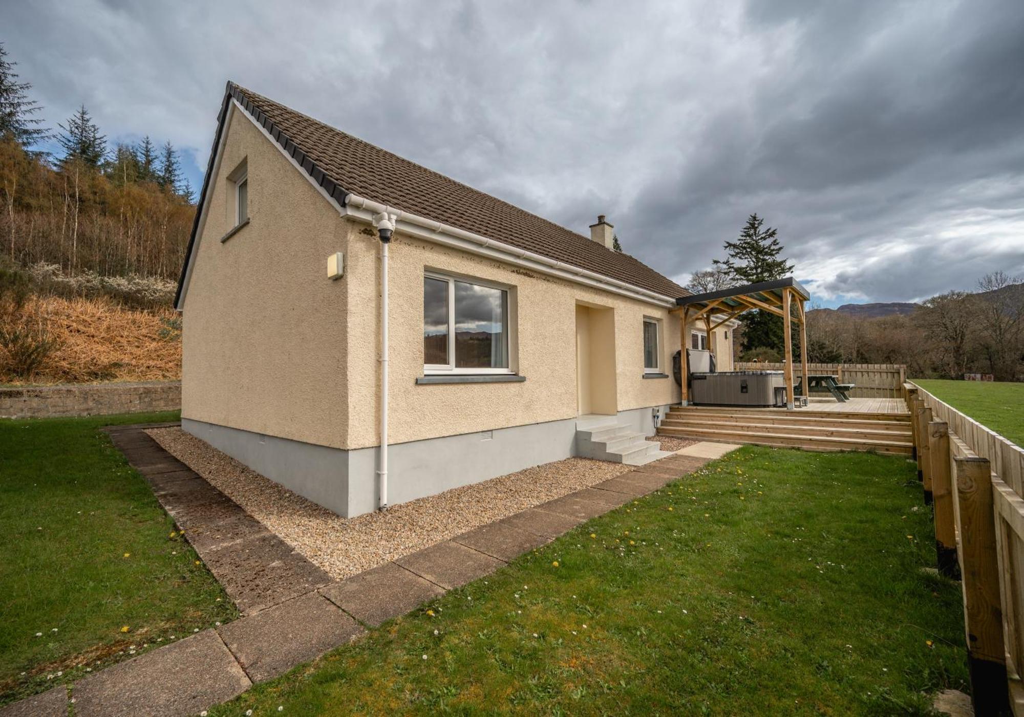 Loch Ness Cottage Форт-Огастус Екстер'єр фото